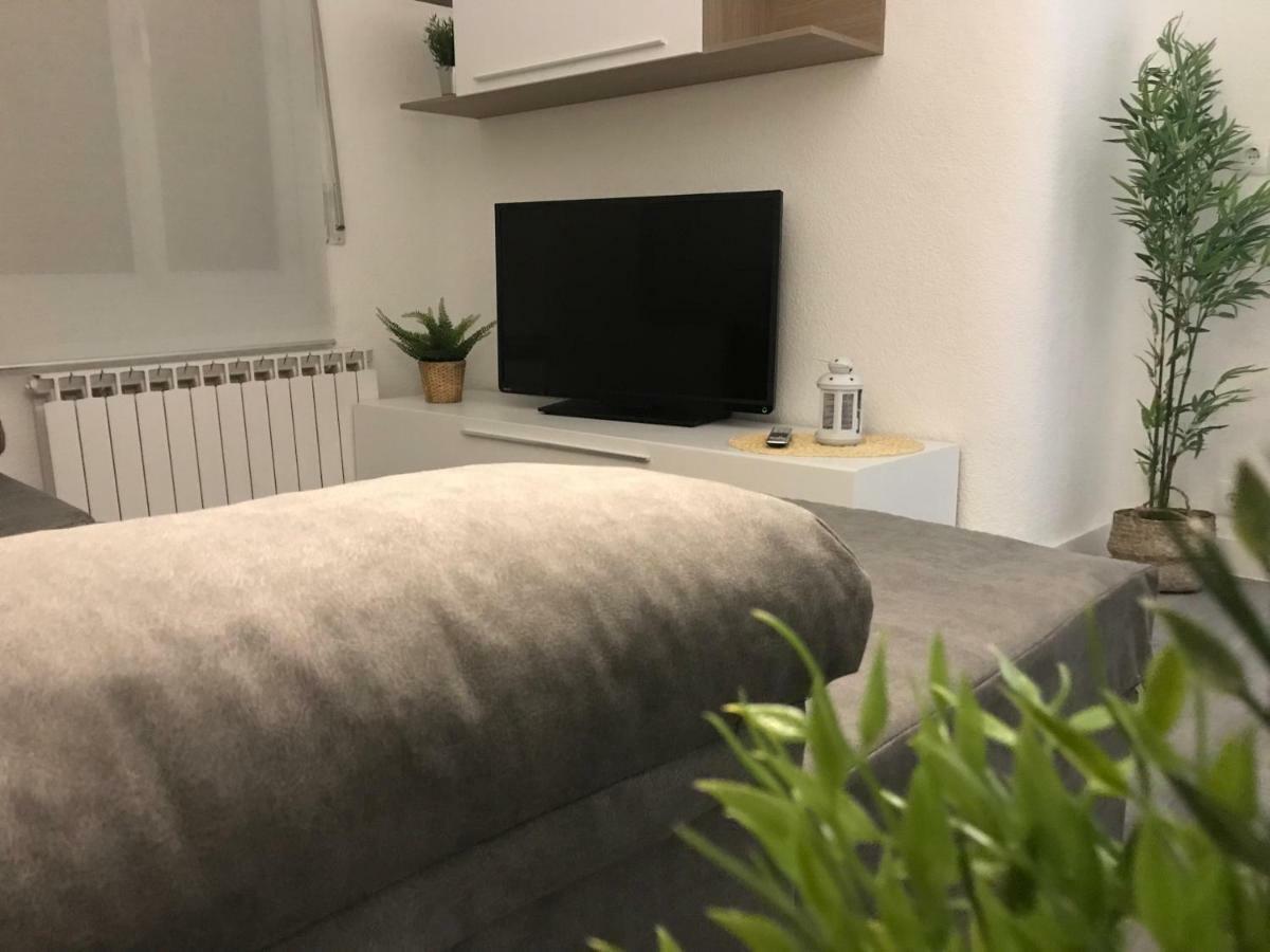 Apartamento Del Sueno Con Aire Acondicionado 洛格罗尼奥 外观 照片